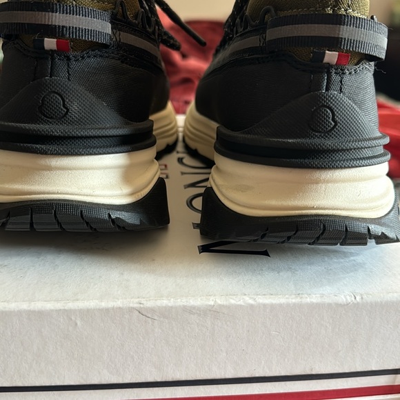 Like new. Size 38.5, but fits small. Better suited for US 7/7.5. - Picture 6 of 7